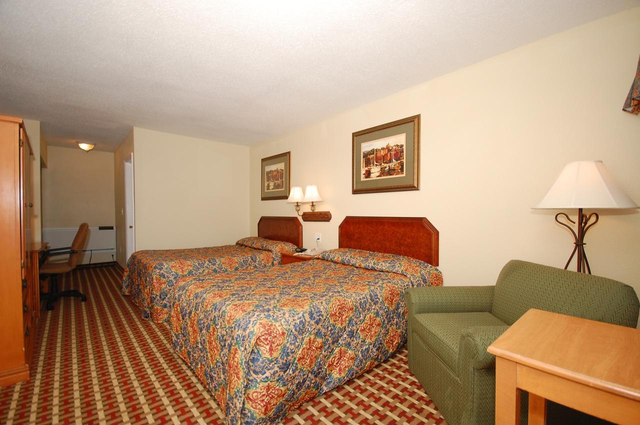 Millville Motorsports Inn And Suites Exterior photo