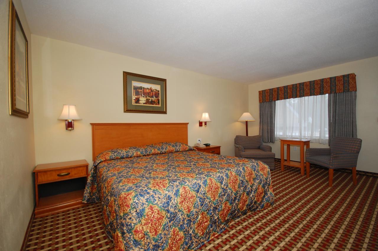 Millville Motorsports Inn And Suites Exterior photo