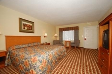 Millville Motorsports Inn And Suites Room photo